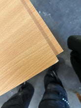 Lade das Bild in den Galerie-Viewer, REDUZIERT! -30% Drehtürenschrank Landvetter Breite: 102cm
