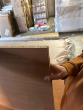 Lade das Bild in den Galerie-Viewer, REDUZIERT! -30% Drehtürenschrank Landvetter Breite: 102cm
