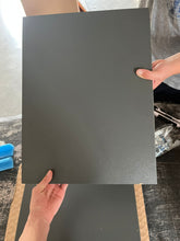 Lade das Bild in den Galerie-Viewer, REDUZIERT! -60% Kommode Vallrun Kiefer Dekor / Anthrazit

