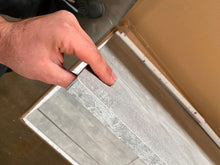 Lade das Bild in den Galerie-Viewer, Esstisch Torrin Beton Dekor - Breite: 140 cm
