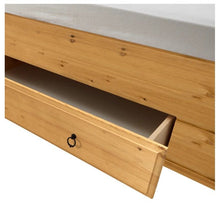 Lade das Bild in den Galerie-Viewer, Massivholz-Doppelbett Cenan
